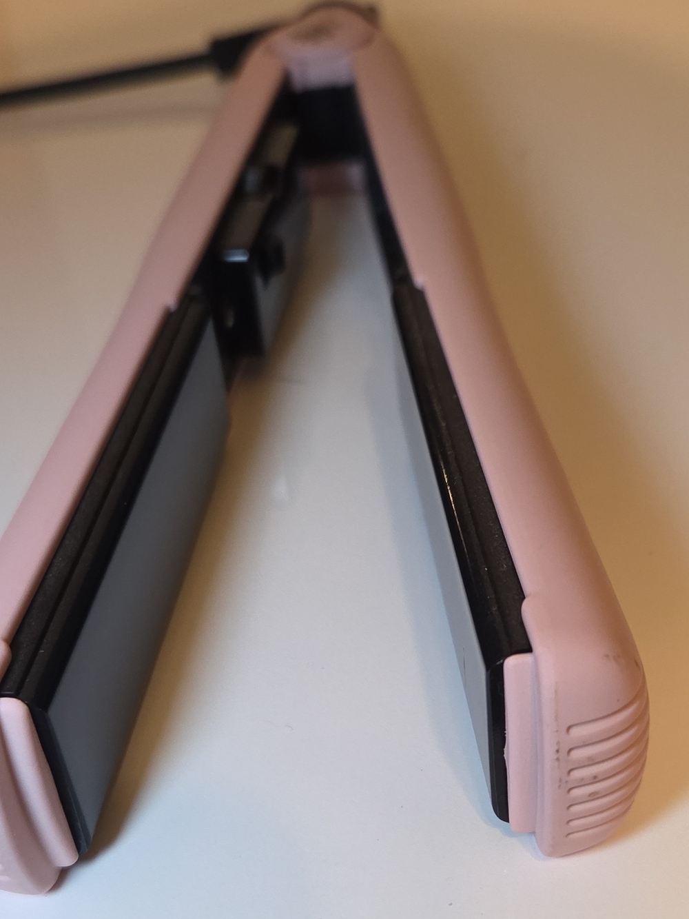 Lange Light Pink Hair Straightener - Picture 2 of 4